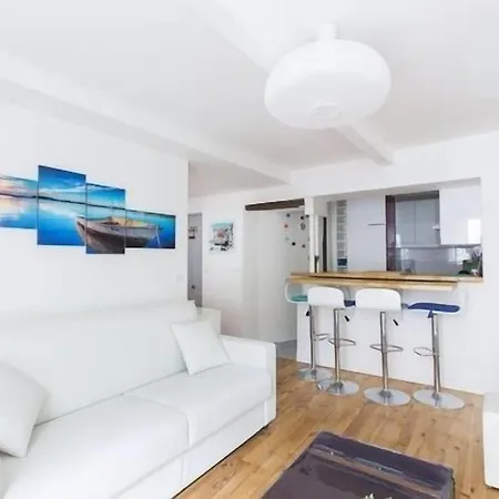 דירה High Standing 2-room In Latin Quarter *